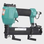 pneumatikus keretező V szögbelövő